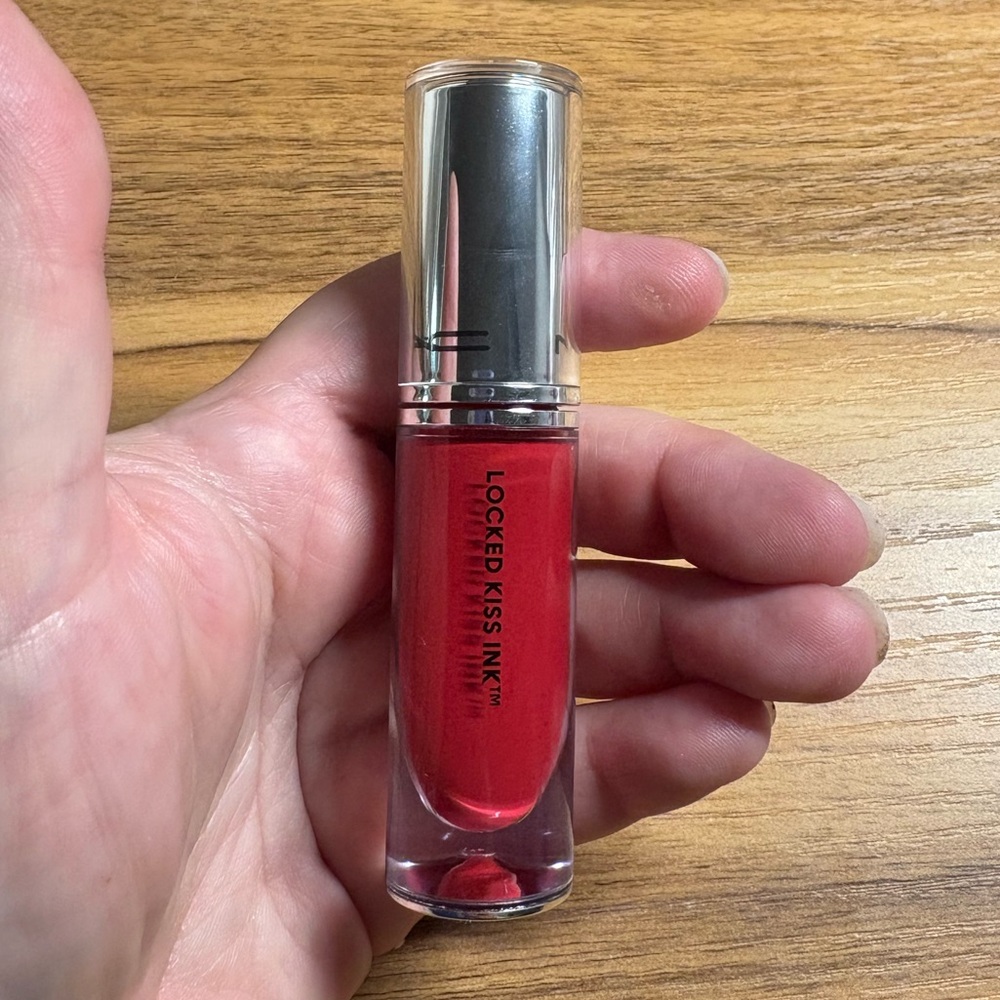 NWOB! MAC Cosmetics Locked Kiss Ink 24H Lipcolour in Gossip!